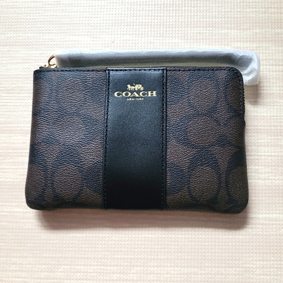 Coach Corner Zip Wristlet - Picture 4 of 10